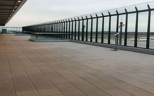 Besucherterrasse am BER T1