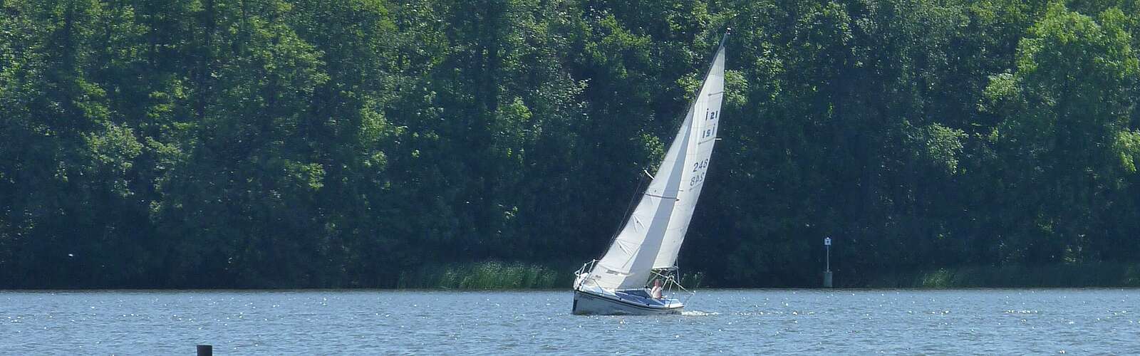 Segelboot auf dem Zeuthener See,
        
    

        Foto: Tourismusverband Dahme-Seen e.V./Petra Förster