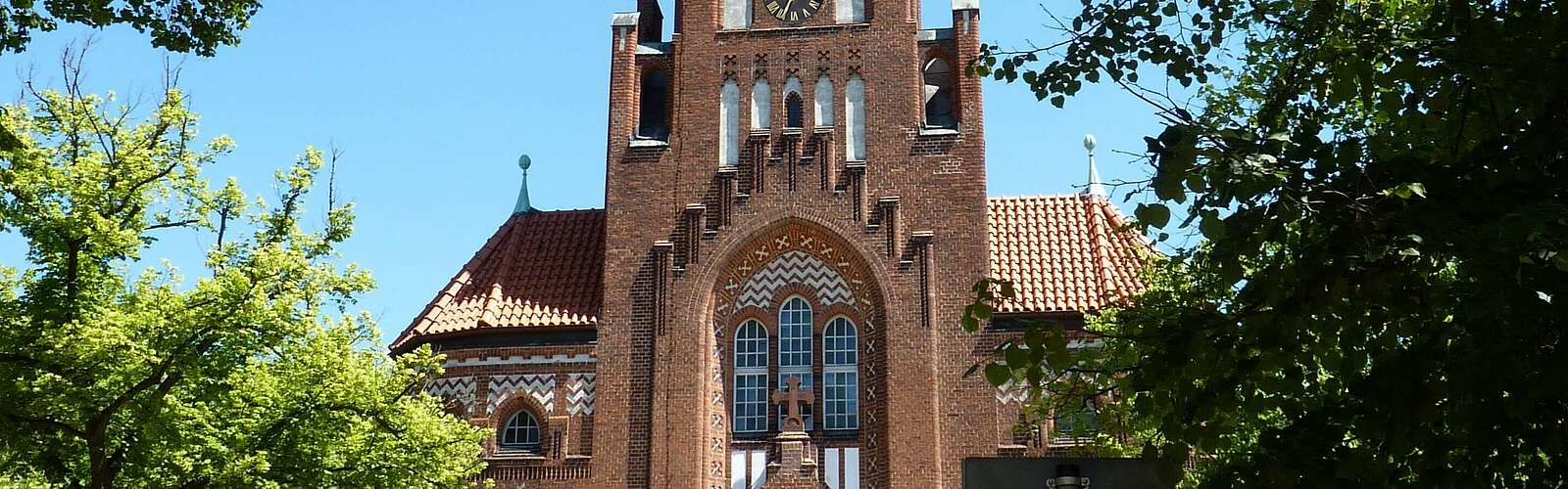 Ev. Kirche am Händelplatz in Eichwalde,
        
    

        Foto: Tourismusverband Dahme-Seen e.V./Petra Förster