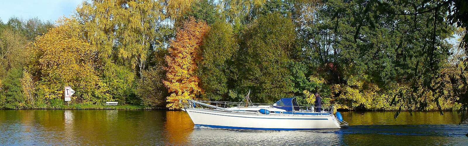 Segelboot_Herbst,
            
        
                Foto: Tourismusverband Dahme-Seenland e.V./Juliane Frank