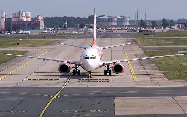 Flugzeug auf dem Flughafen