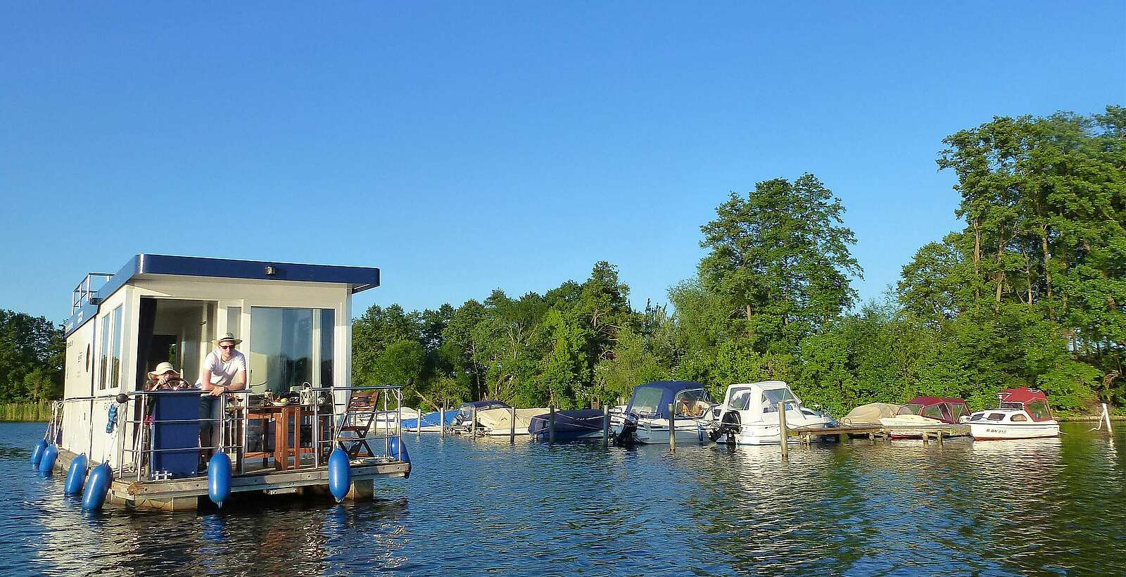 Mit dem Hausboot auf dem Zeuthener See,
        
    

        Foto: Fotograf / Lizenz - Media Import/Juliane Frank